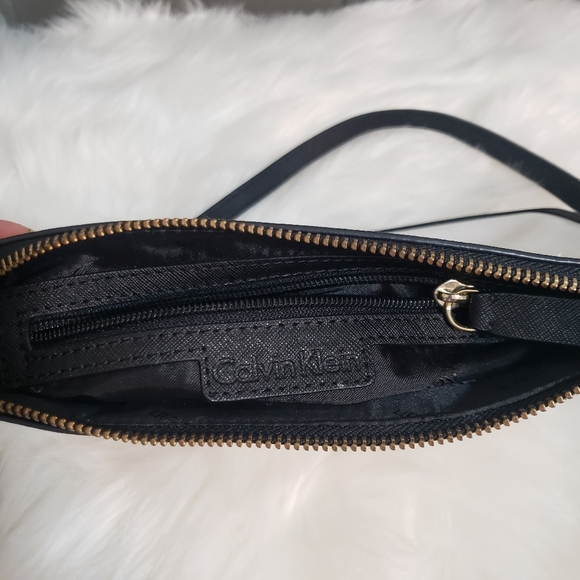 Calvin Klein white crossbody bag - Picture 10 of 16